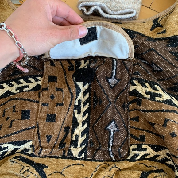 Alpaca sweater and purse bundle - Picture 6 of 7